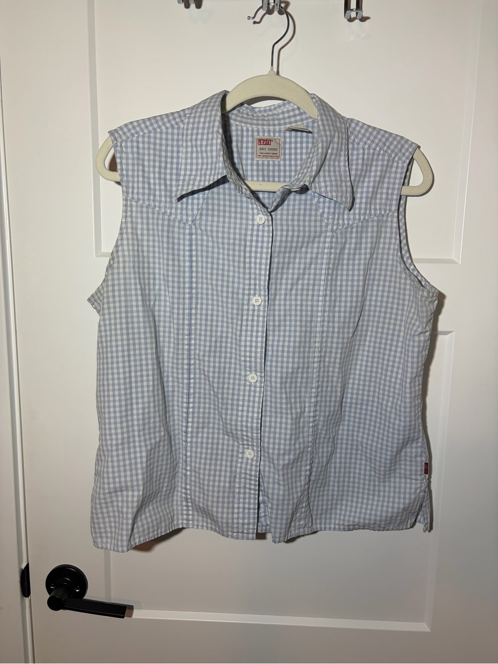 VINTAGE Levi's Sleeveless Gingham Button-Up Shirt - Light Blue & White